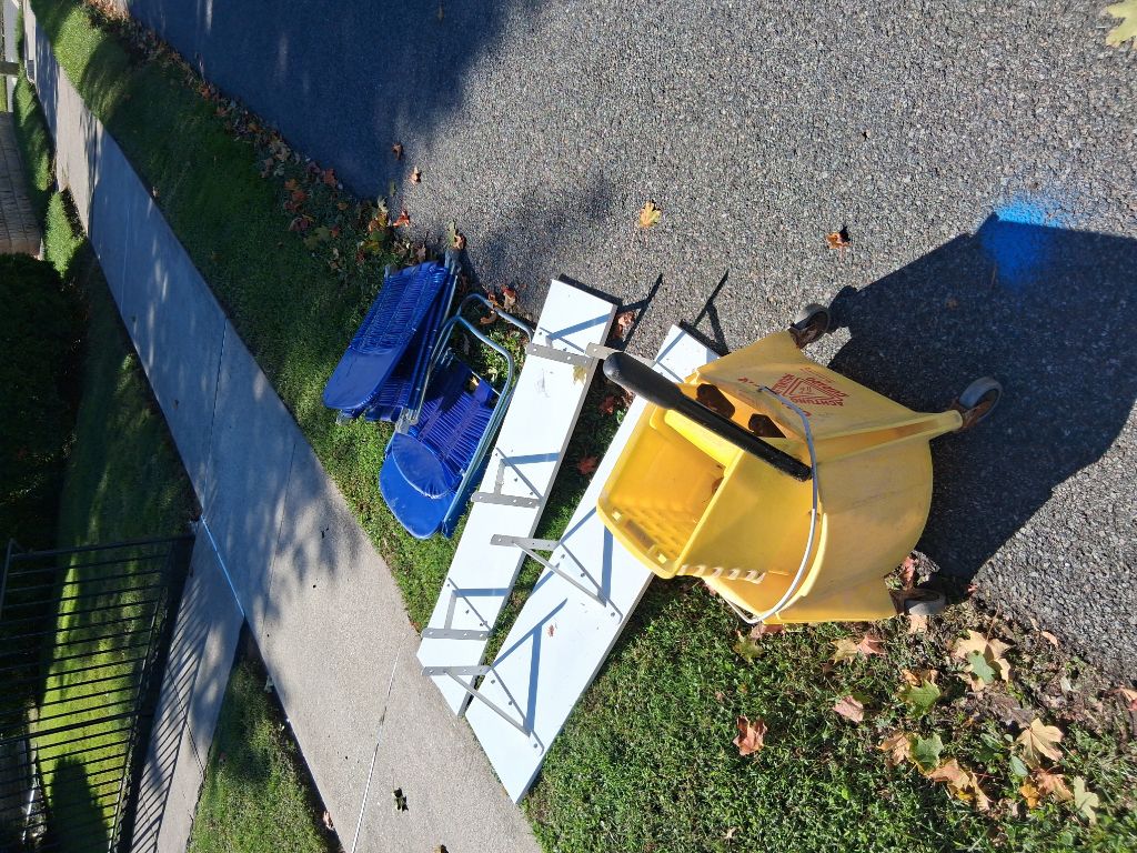 Free stuff. Orange Ave Union