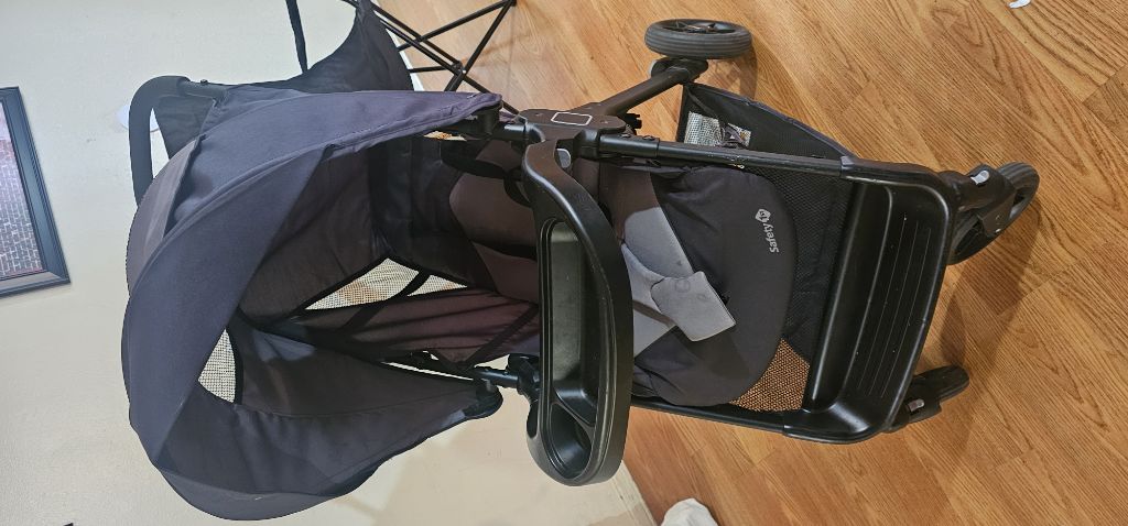 Free Stroller for free/ cariola y ropa para niño 2t y niña 4t gratis