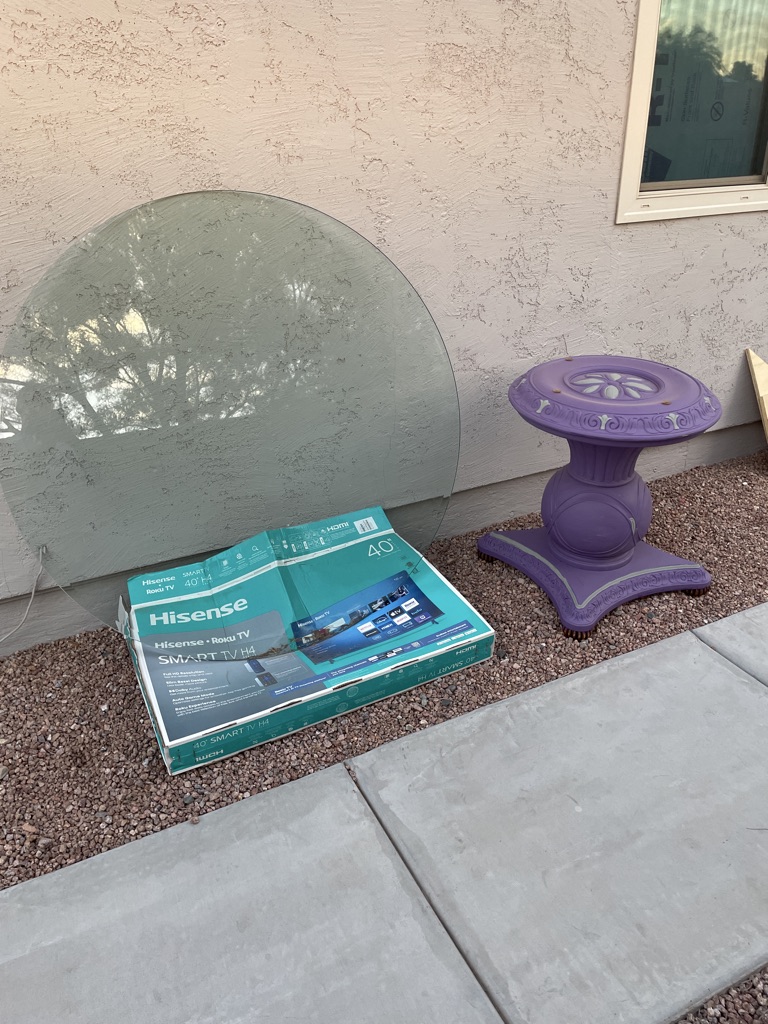 Free Glass table and pallets