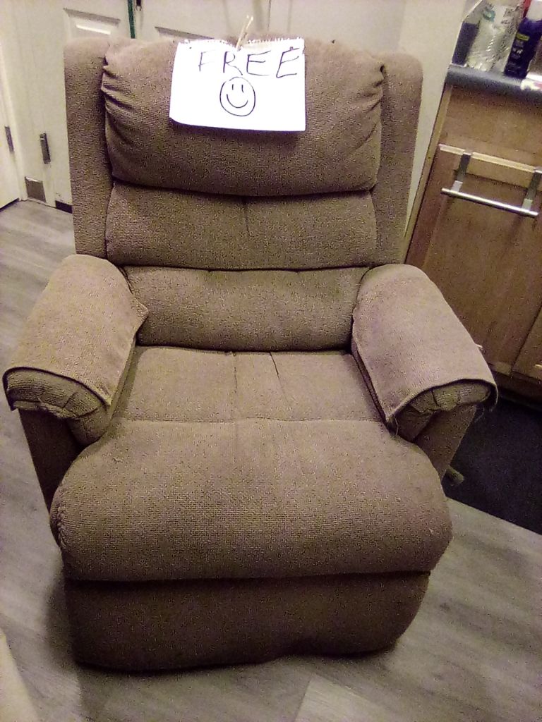 Free Really Cozy Recliner Chair
