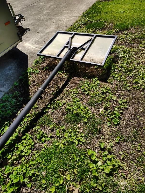 Free basketball pole w hoop