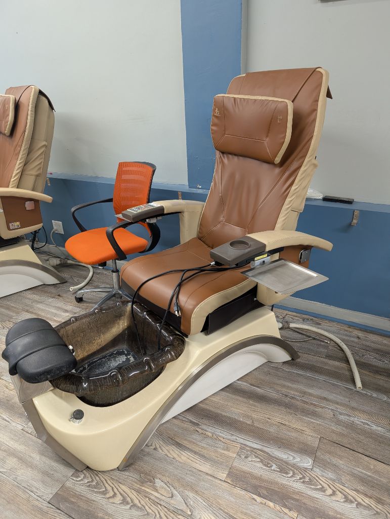 Free salon Pedicure chairs