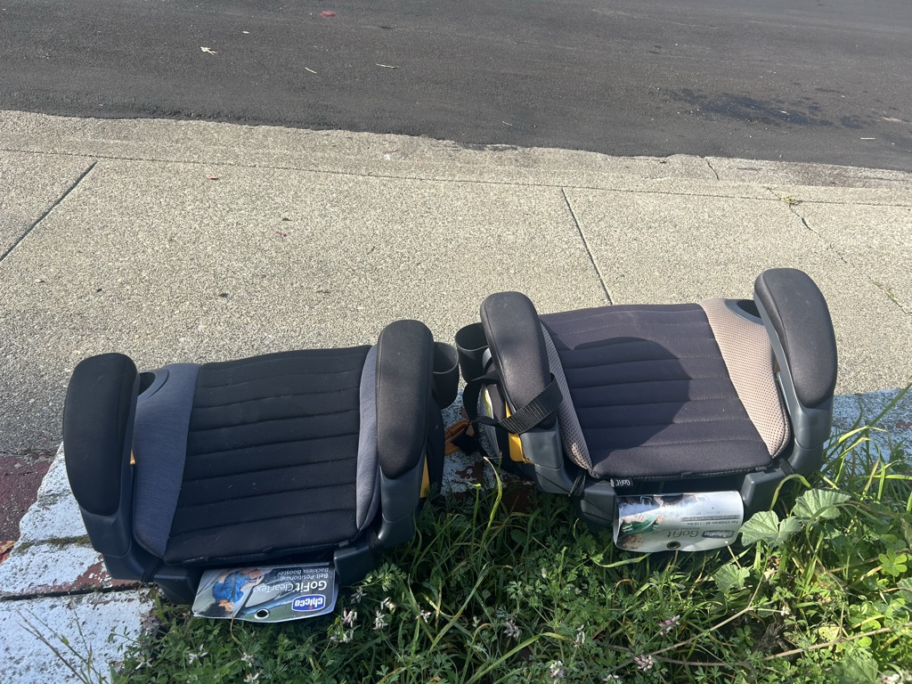 Free  2 booster seats no longer needed