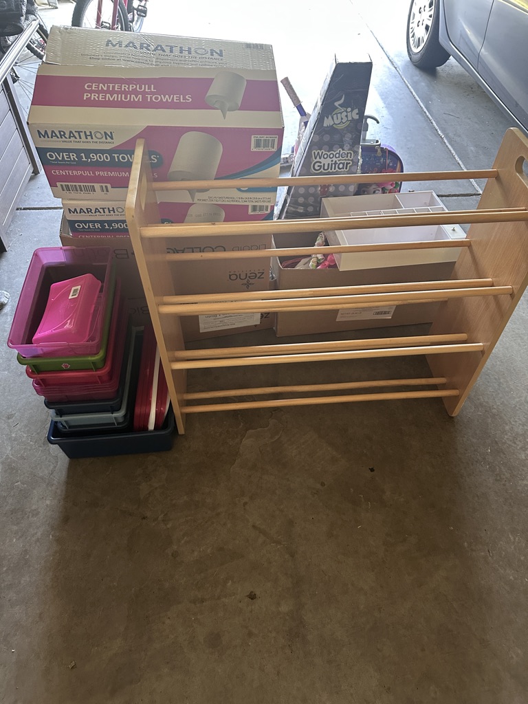 Free girl bike, toys, guitar, luggage and others