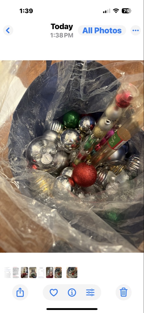 Free Christmas Tree ornaments www