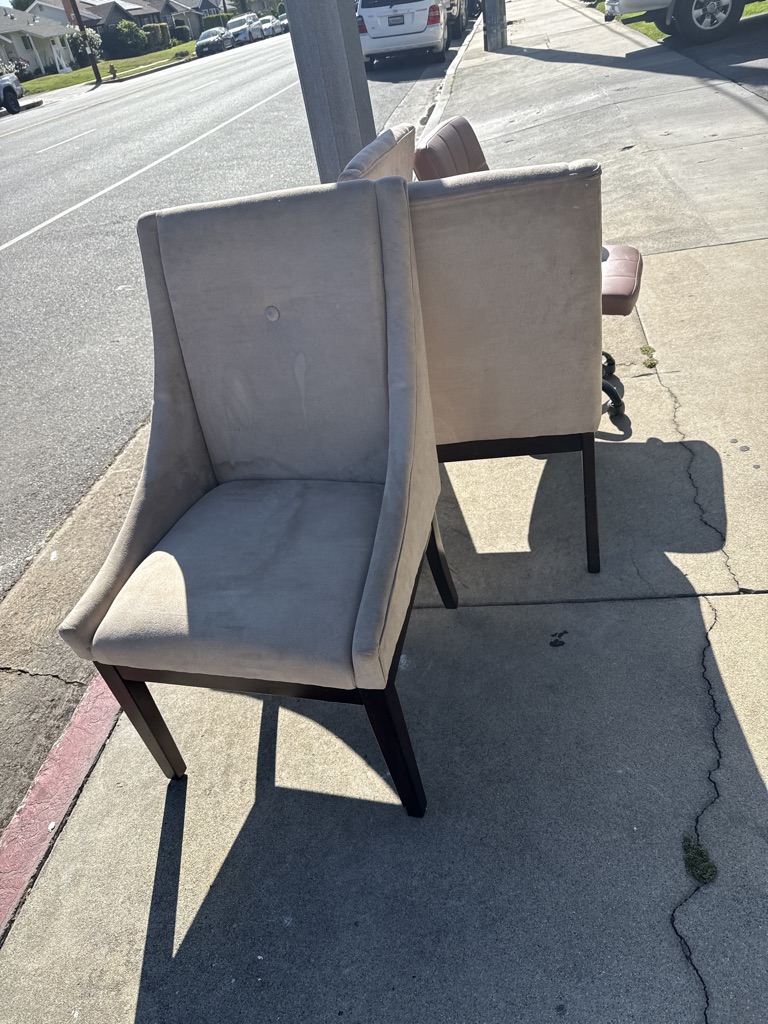 Free Chairs
