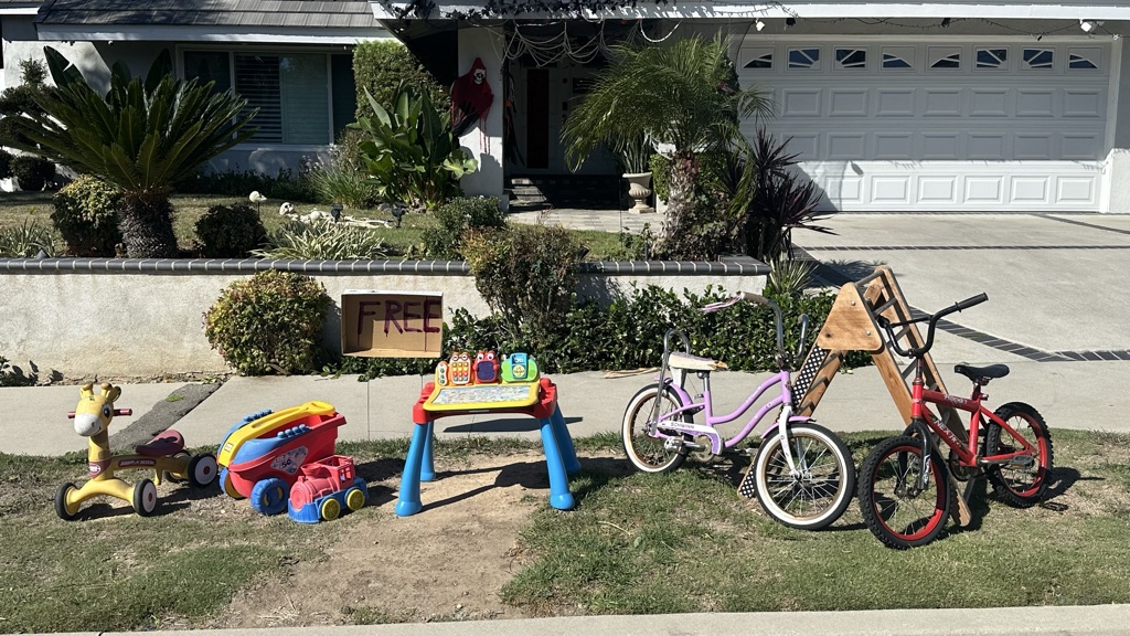 FREE KIDS TOYS AND BICYCLES