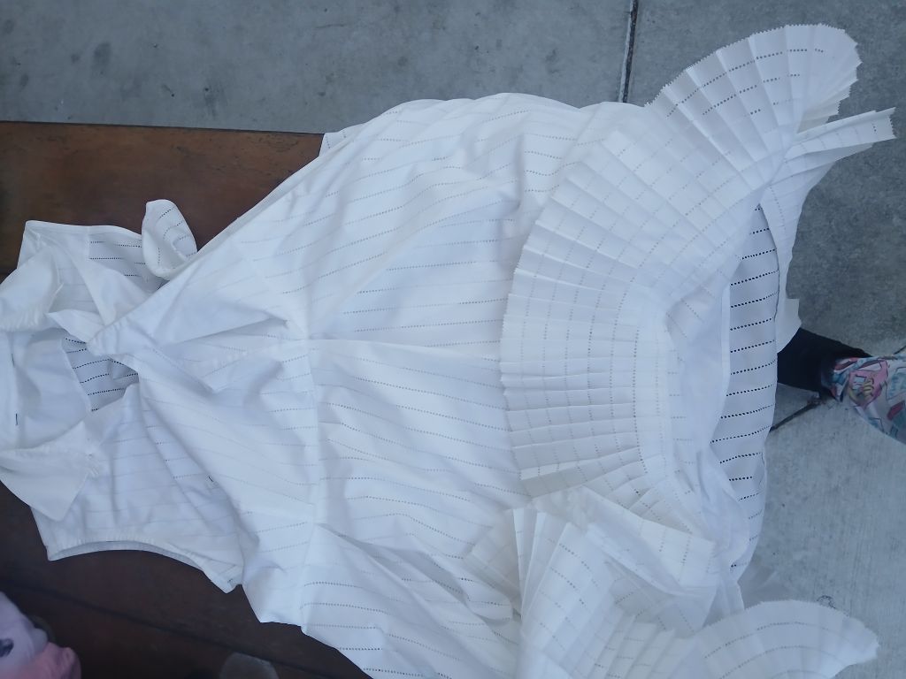Free Beautiful white ruffle dress