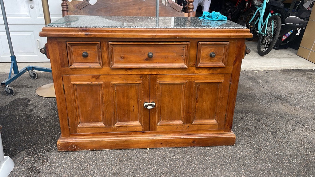 Free Kitchen counter