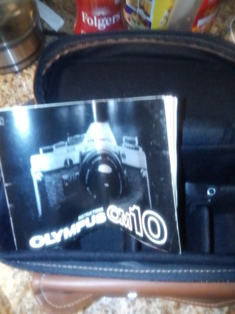 Free Olympus  om 10 camera, 50mm f1.8 lens