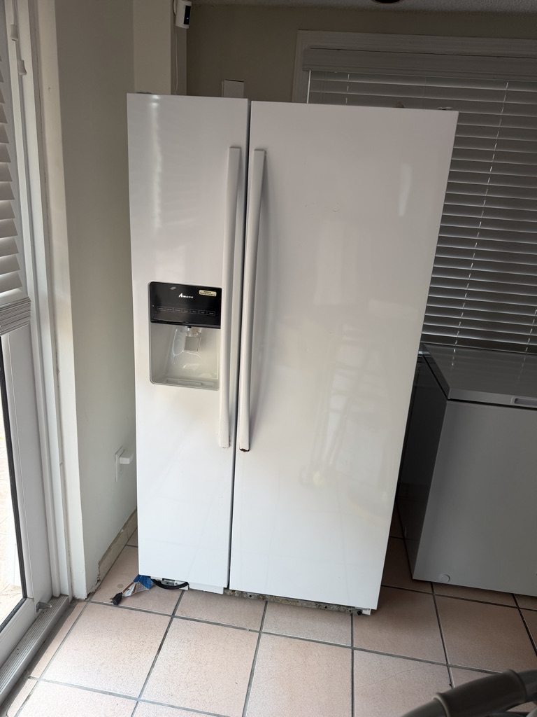 Free Refrigerator side-by-side