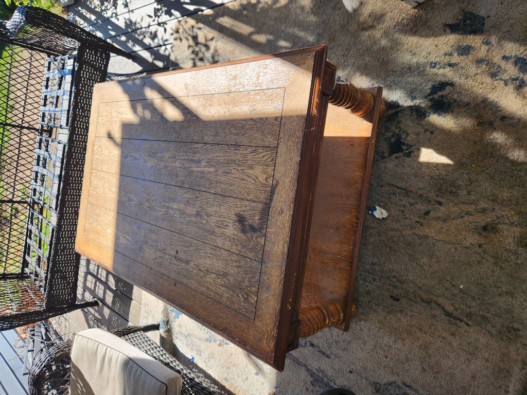 Free outdoor table