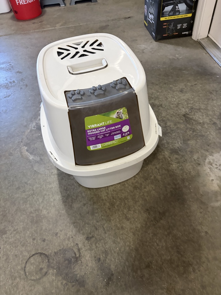 Free Enclosed Cat Litter Box