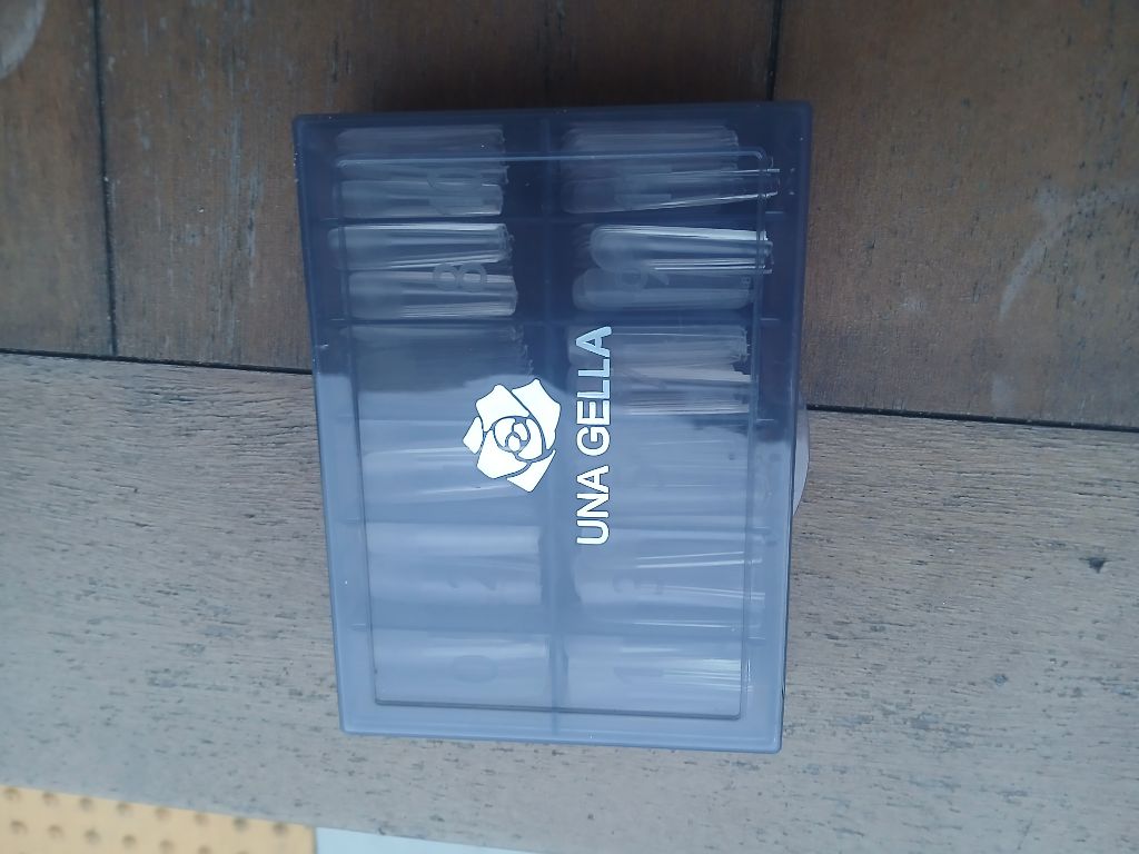 Free Nails. Extra long nails clear