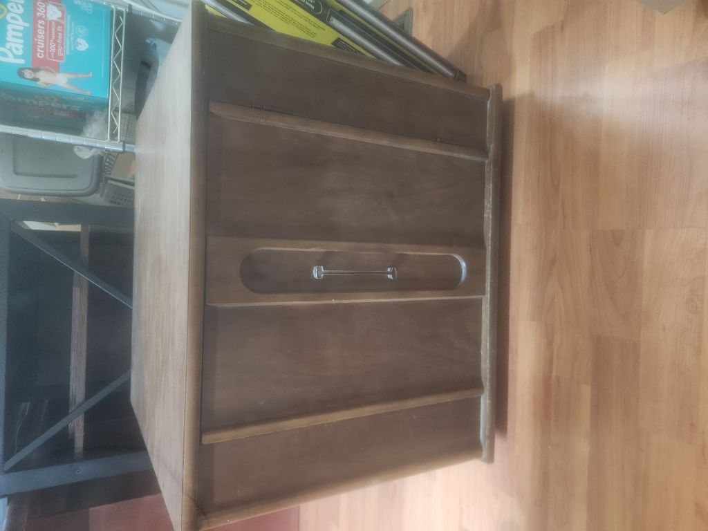 Free 3 end tables