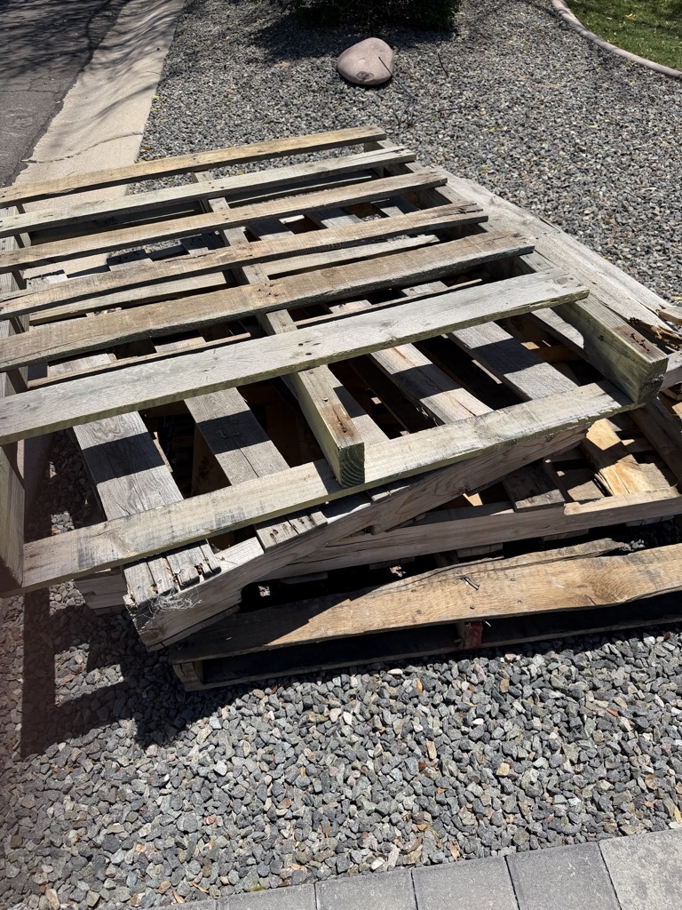 Free 8 free pallets