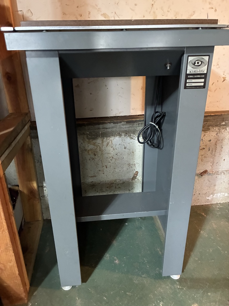 Free Acura-Lite Artist’s Light Table