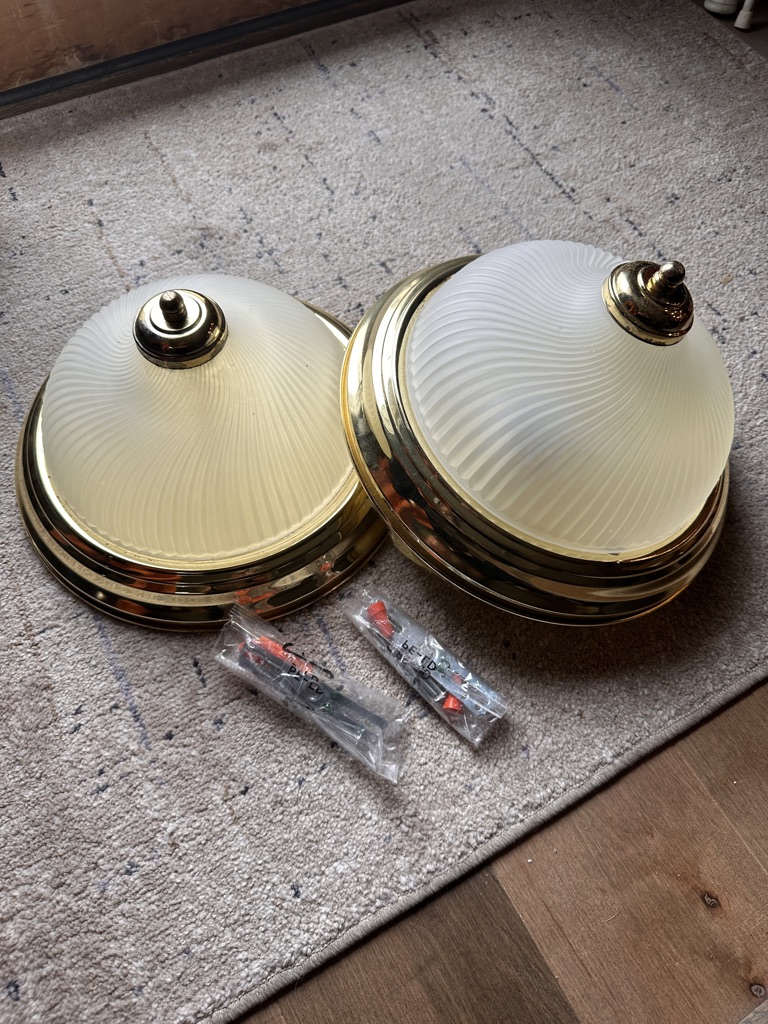 Free 2 Free ceiling light fixtures
