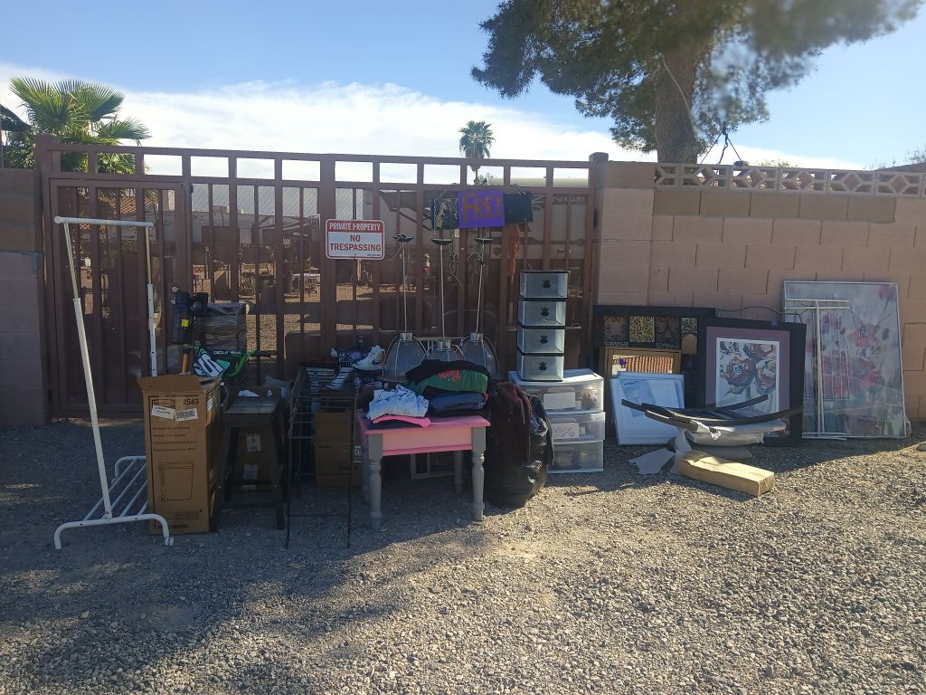 Free Garage sale leftovers!!!