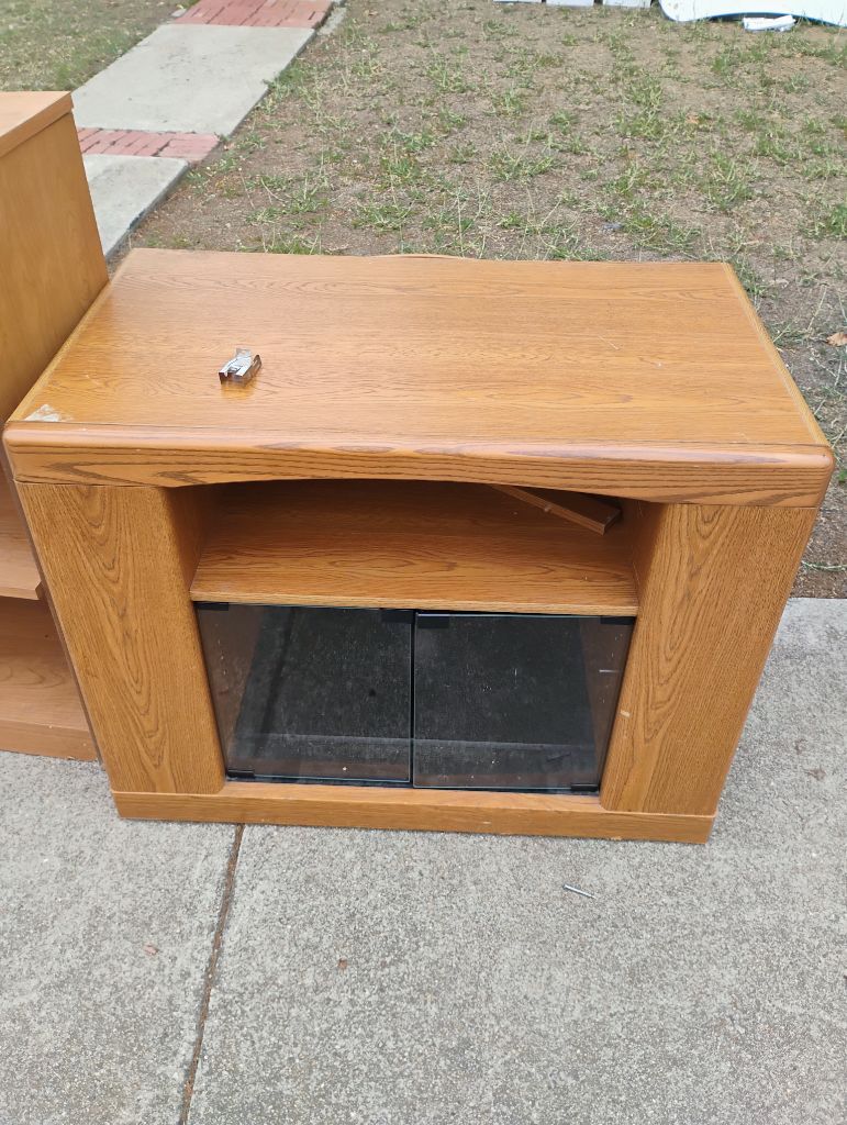Free Wooden Rollaround Center (Available till 7/31)