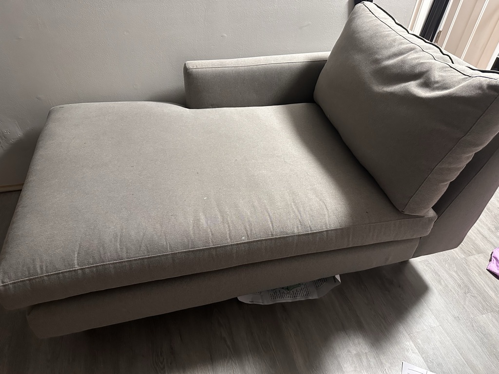 Free Sofa (chaise)