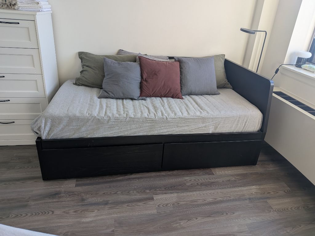 Free Flekke extendable bed. Like new