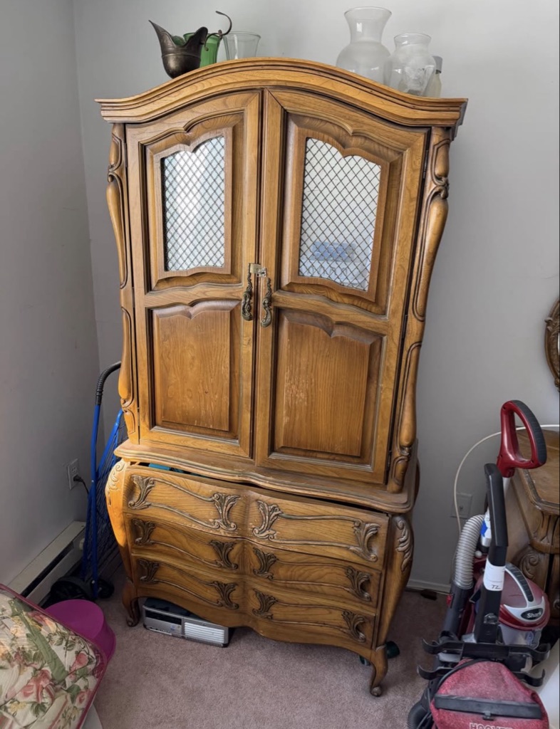 Free Vintage French Provincial Bedroom - Large Armoire