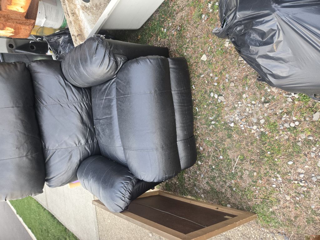 Free Recliner