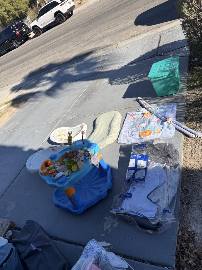 Free A bunch of free baby items