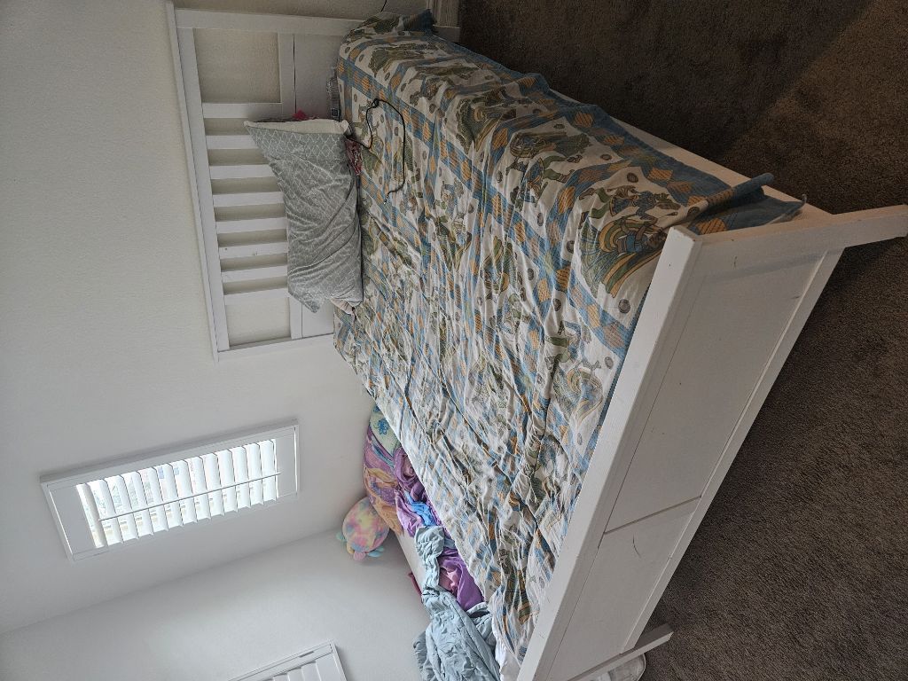 Free IKEA Hemnes white queen bed