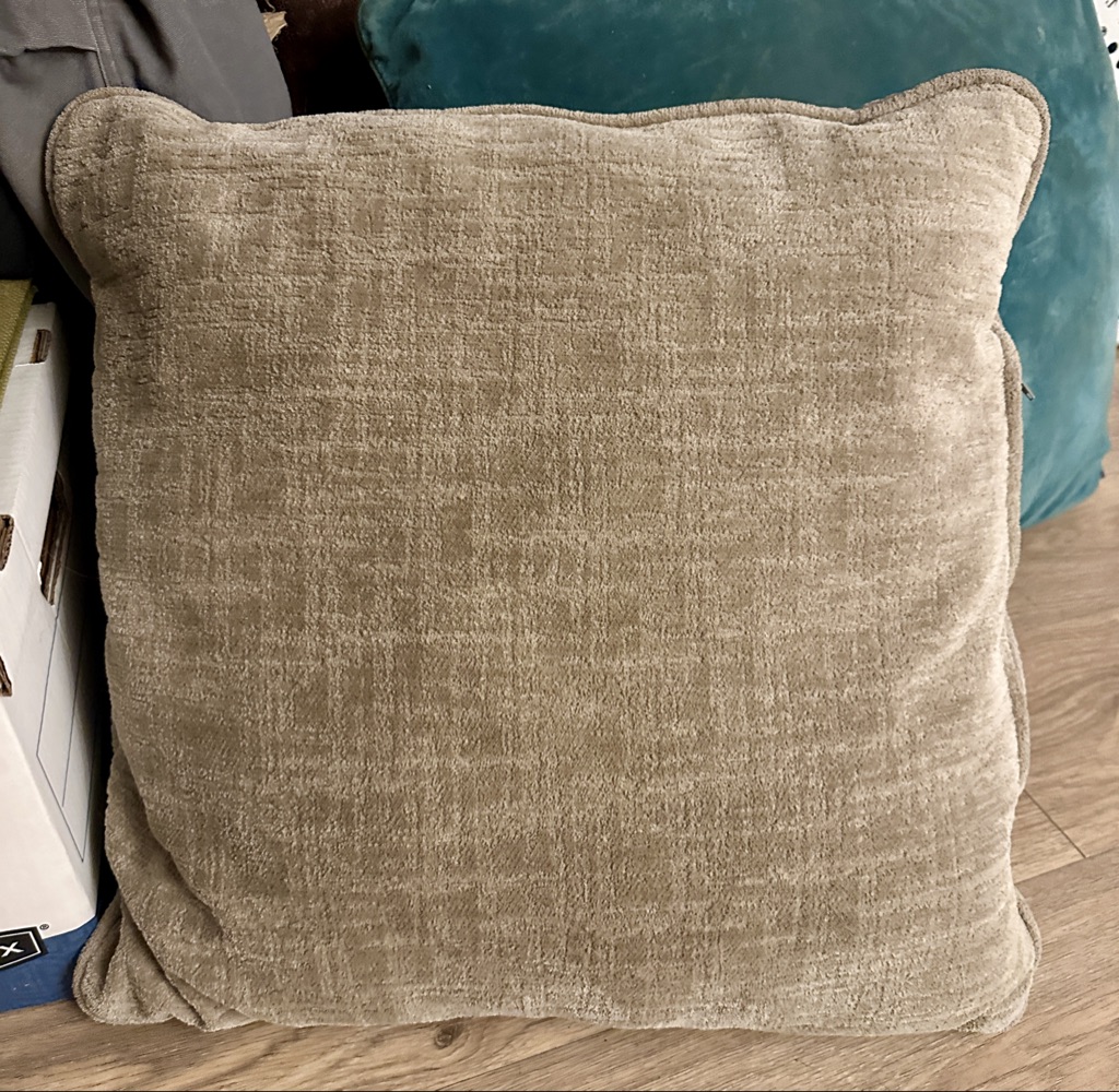 Free Old cannery Couch pillows