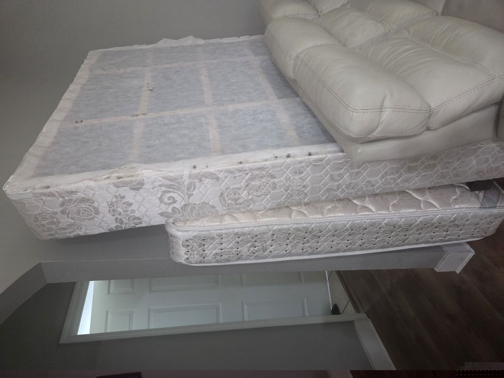 Free Box spring with matresd