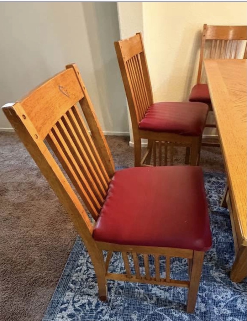 Free 8 Chairs