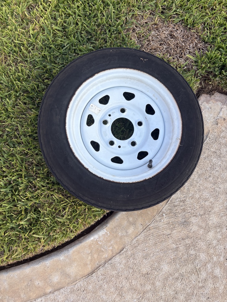 Free rim for utility trailer