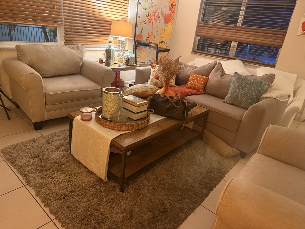 Free Set of three armchairs