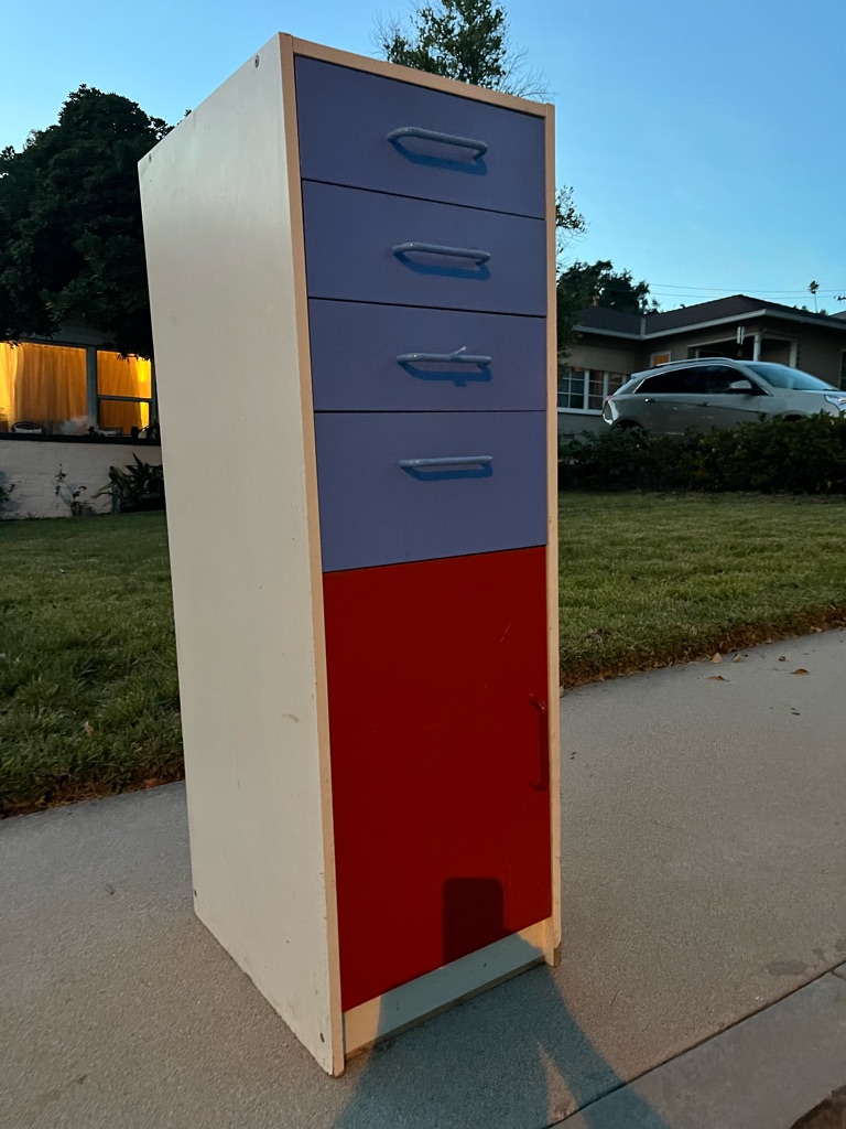 Free Cabinet with drawers