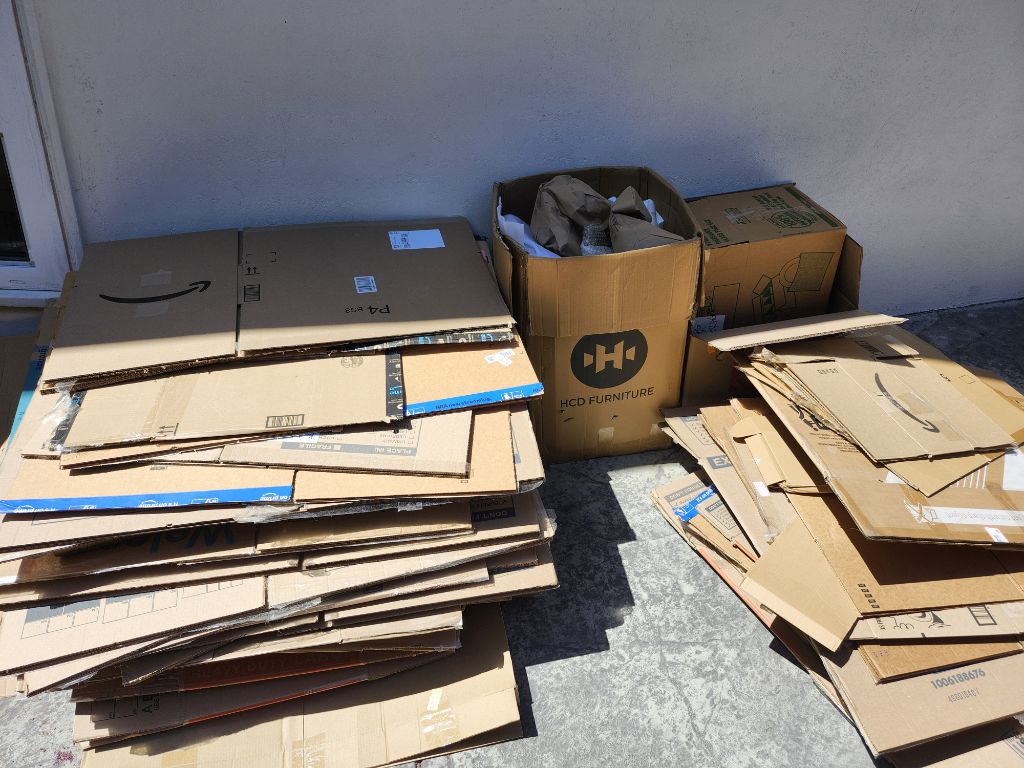 Free moving boxes