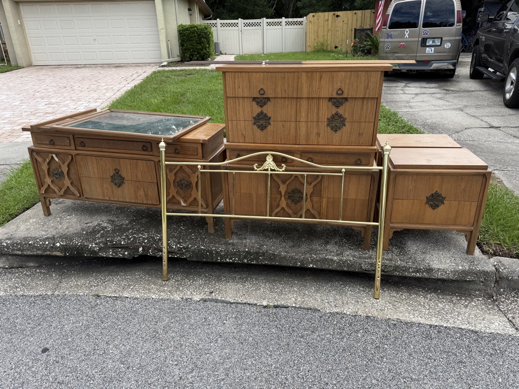 Free 2 dressers 2 nite stands 1 mirror & 1 brass head board for a Queen Bed