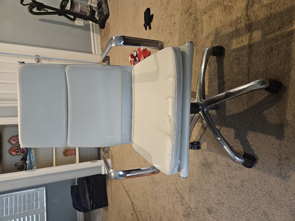 Free White office chair