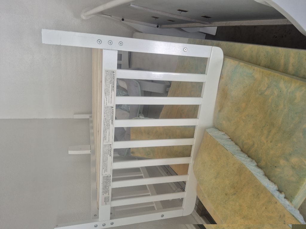 Free Child bed frame