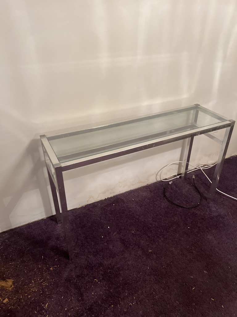 Free Glass Table