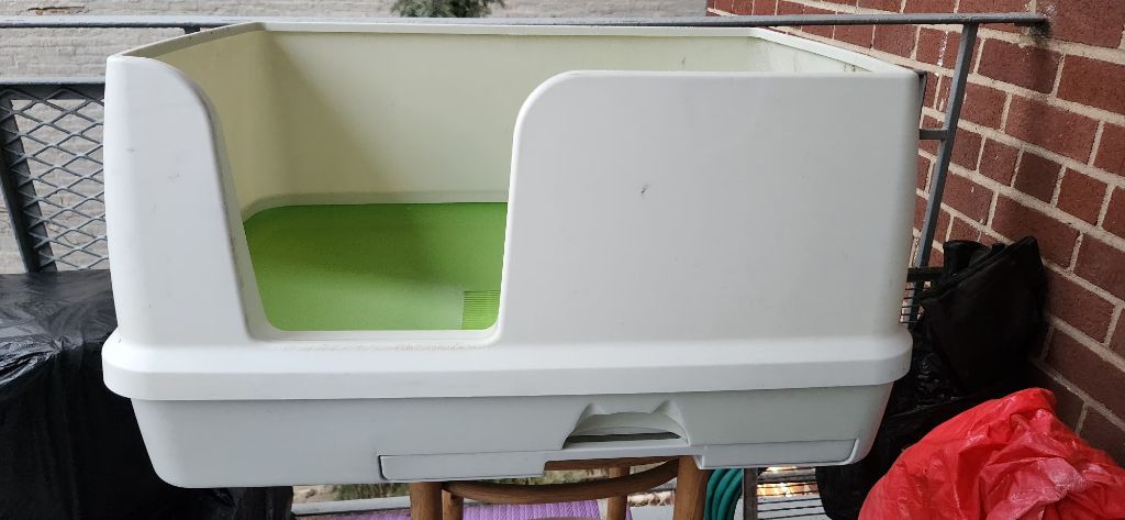 Free Breeze litter box