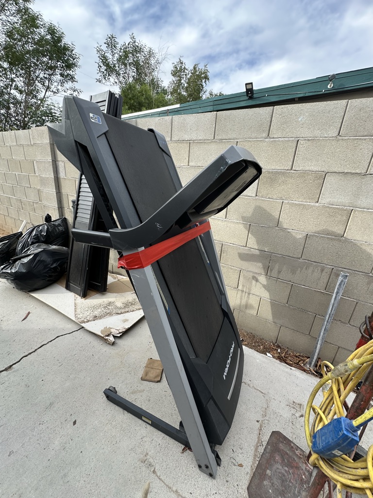 Free Elliptical and treedmill