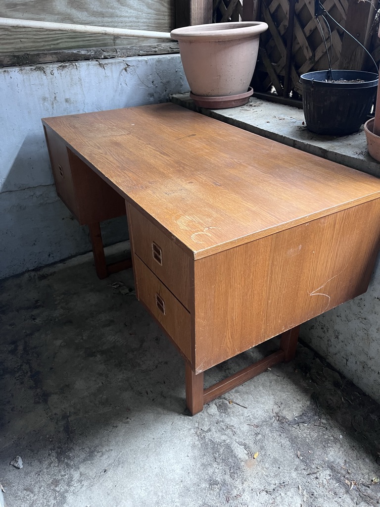 Free Wood desk
