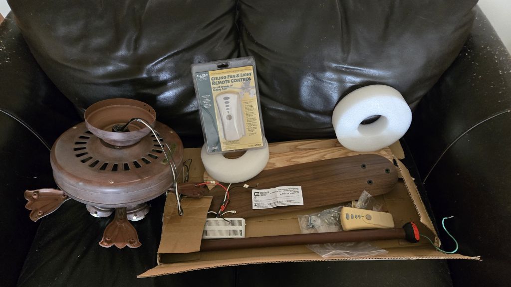 FREE: Hunter Ceiling Fan w/ Remote Control Kit & Extension RodFree Hunter ceiling fan set, dismounted and ready for pickup! Features a classic dark br