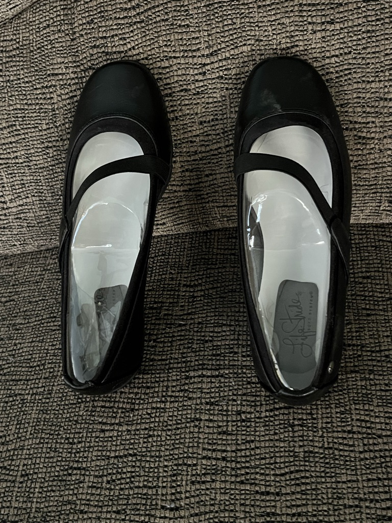 Free WOMEN'S SLIP- ON SHOEy