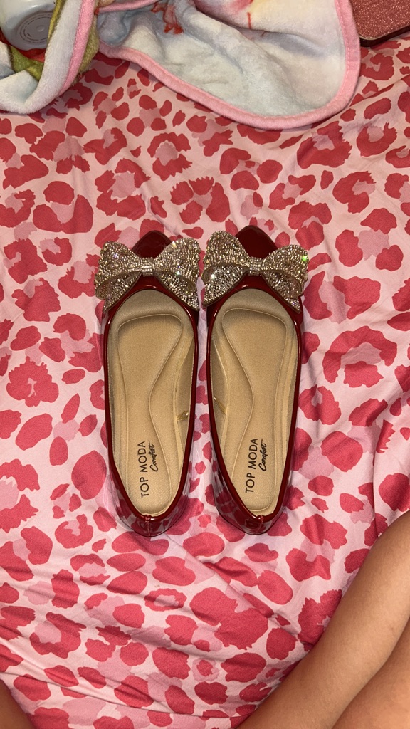 Free got them last halloween  but found better shoes “ NEVER WORN “ size 8 1/2 available for pick up