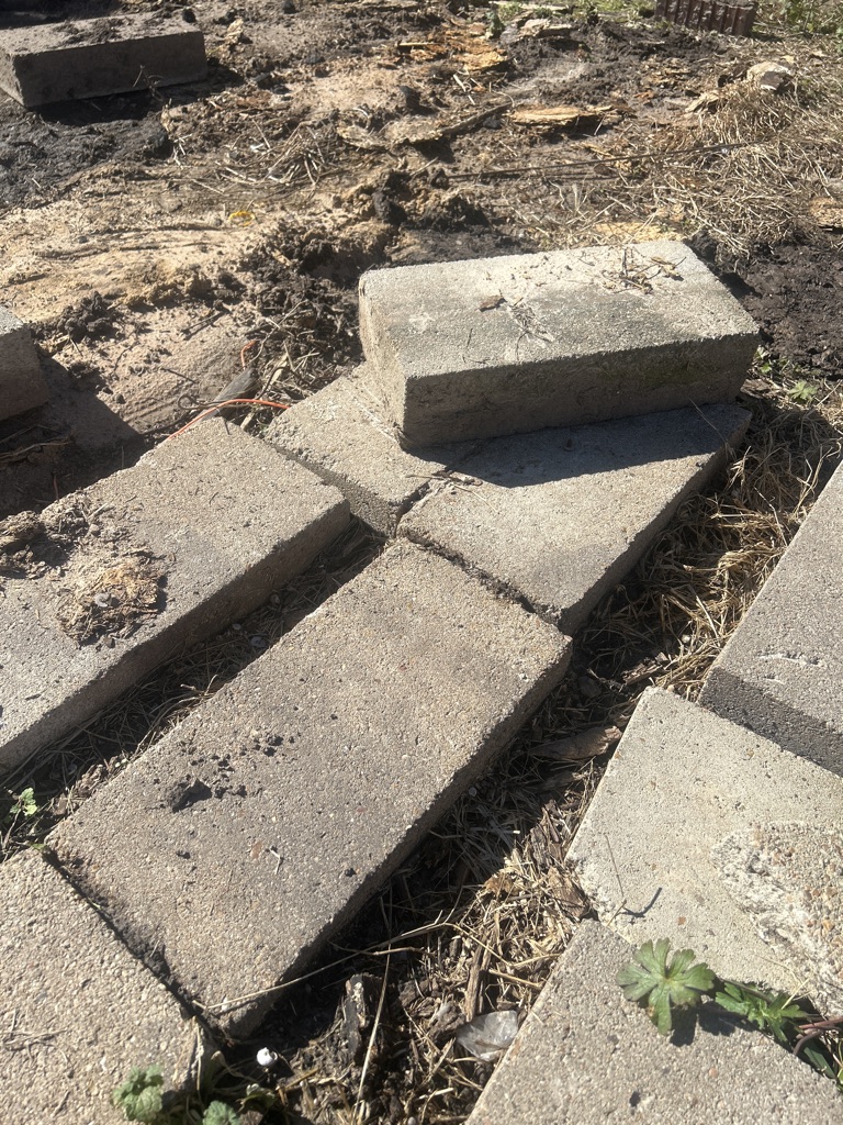 Free cement blocks