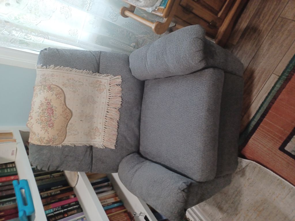 Free A retirement couch