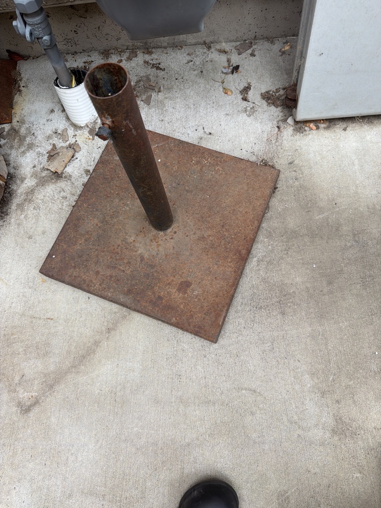 Free Outdoor umbrella stand HEAVY